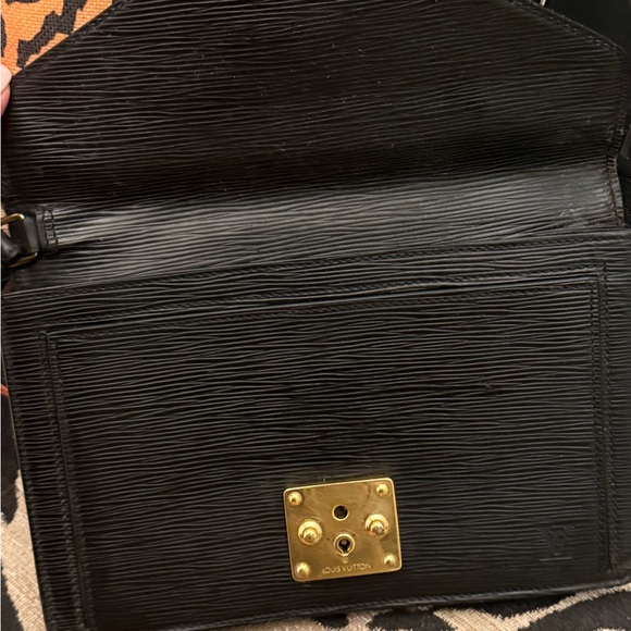 Louis Vuitton Pochette Sellier Dragonne Black Epi Wristlet Clutch - Picture 6 of 10